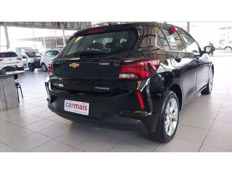 Chevrolet Onix Preto 9