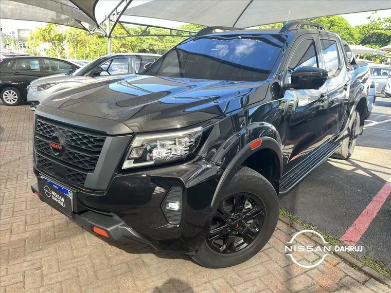 Nissan Frontier Preto 1