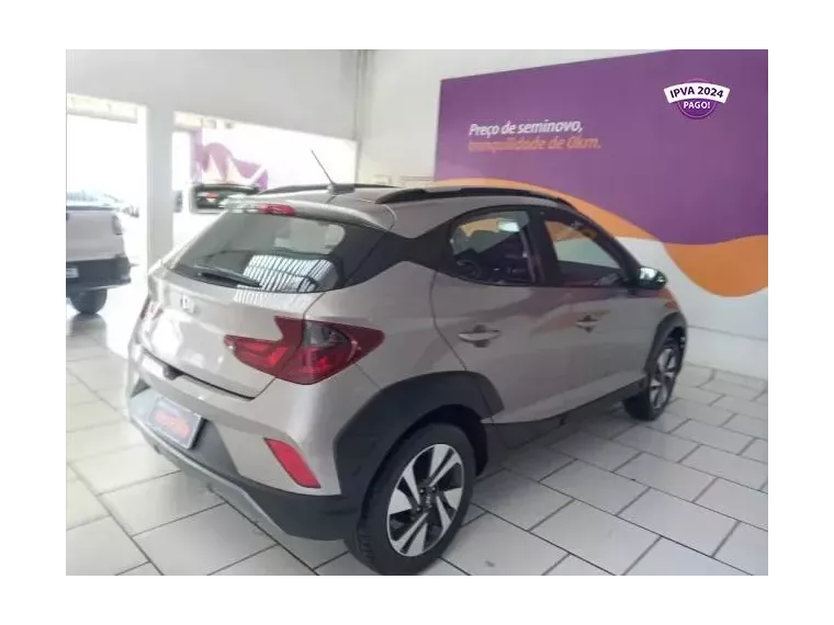 Hyundai HB20X Prata 10