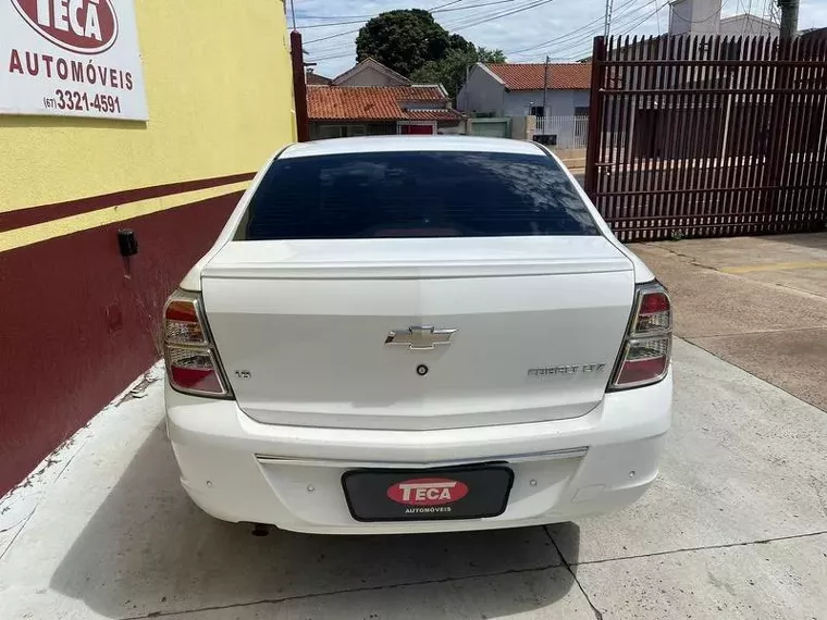 Chevrolet Cobalt Branco 4