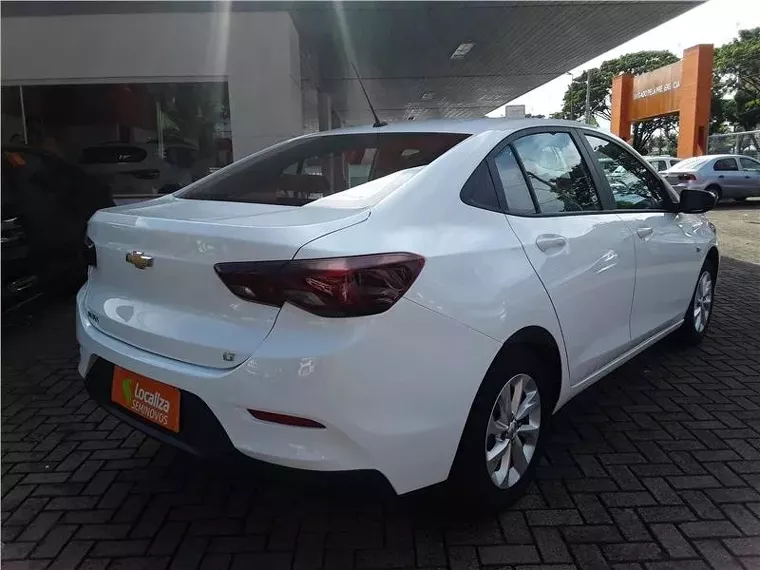 Chevrolet Onix Branco 7