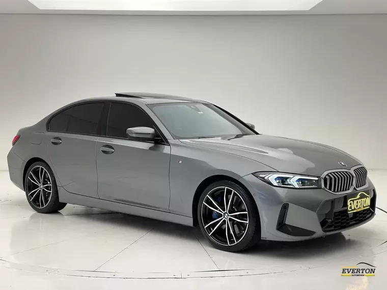 BMW 320i Cinza 1