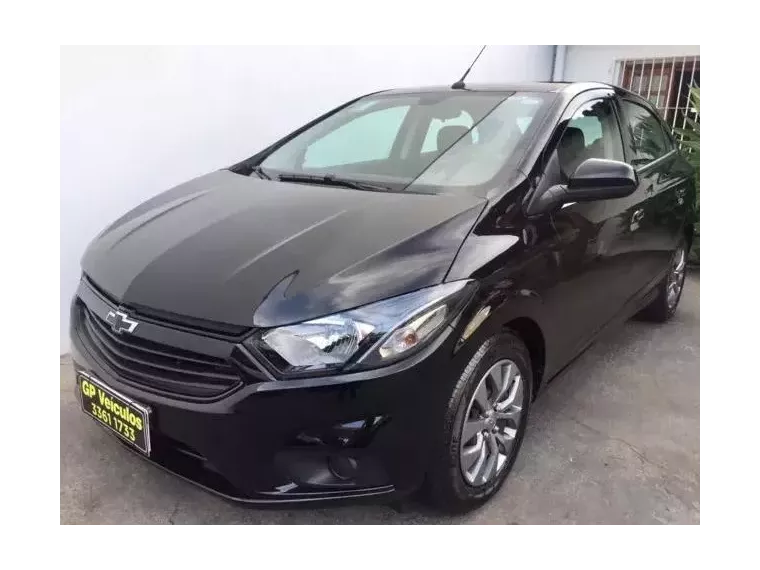 Chevrolet Onix Preto 3