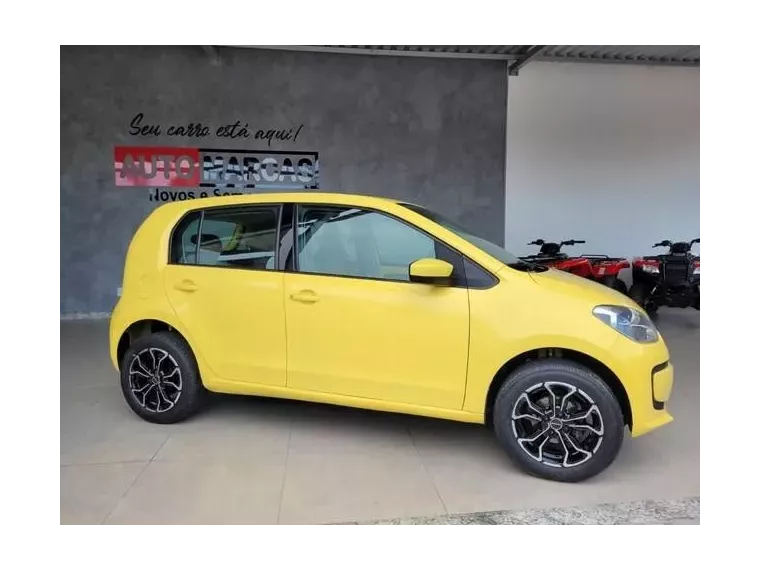 Volkswagen UP Amarelo 3