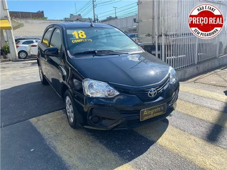 Toyota Etios Preto 3