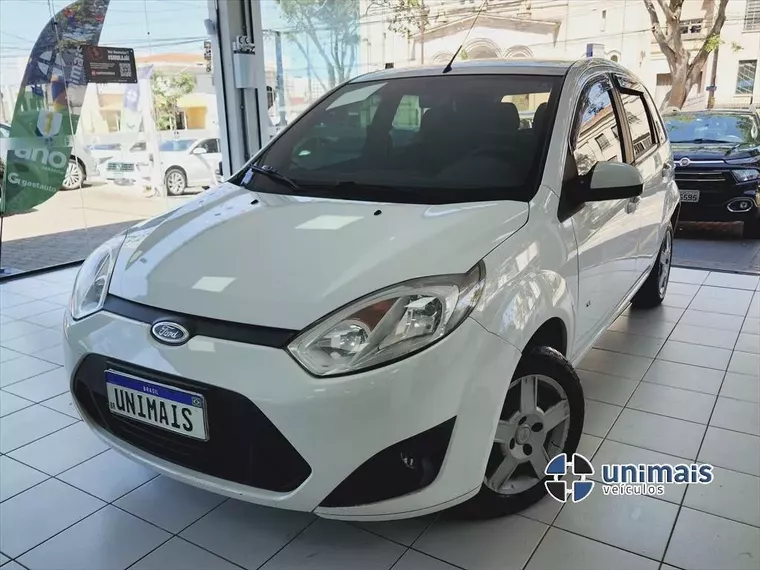 Ford Fiesta Branco 6