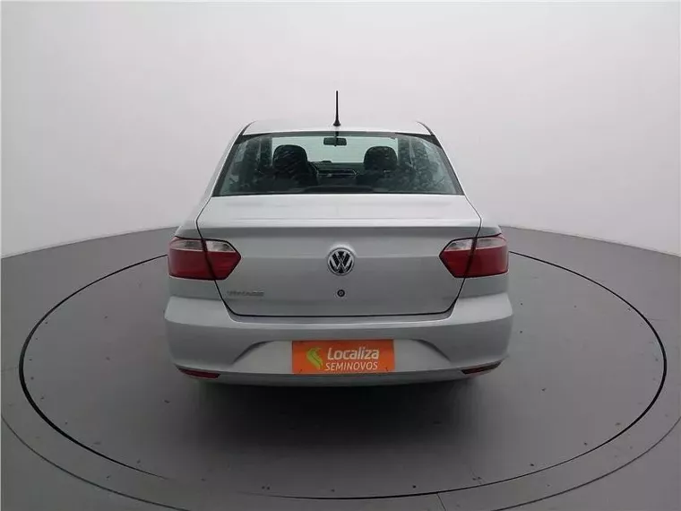 Volkswagen Voyage Prata 1