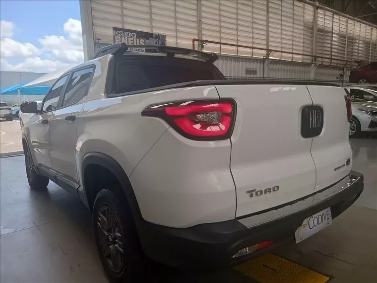 Fiat Toro Branco 10