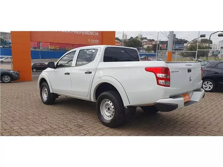 Mitsubishi L200 Triton Branco 1