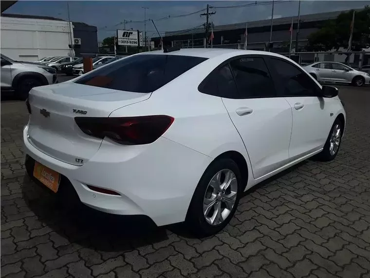 Chevrolet Onix Branco 7