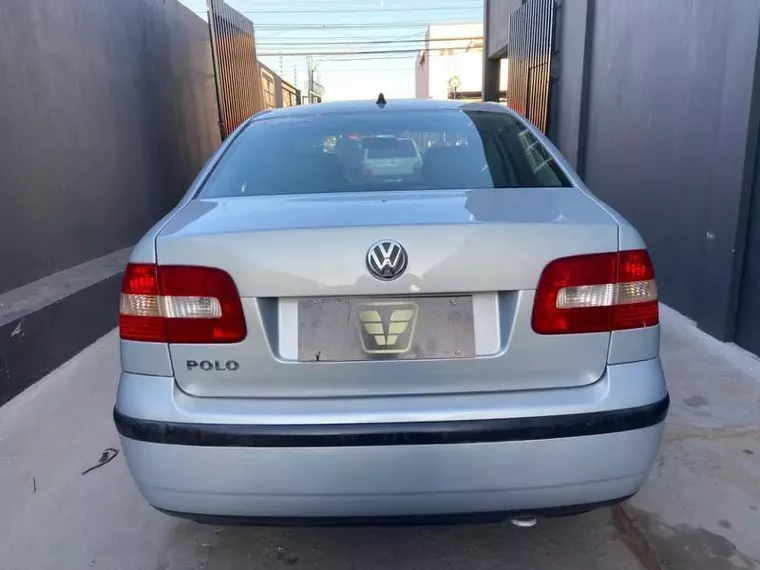 Volkswagen Polo Sedan Prata 2