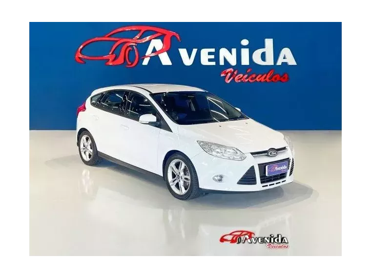 Ford Focus Branco 8