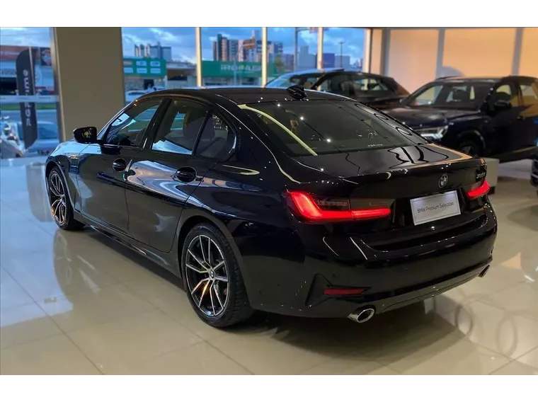 BMW 320i Preto 6