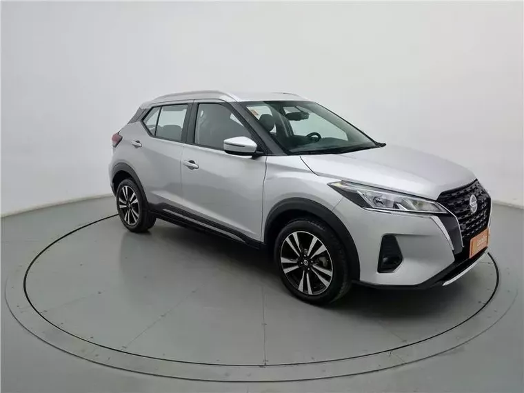 Nissan Kicks Prata 15