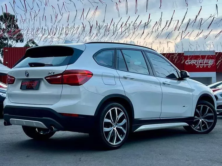 BMW X1 Branco 15