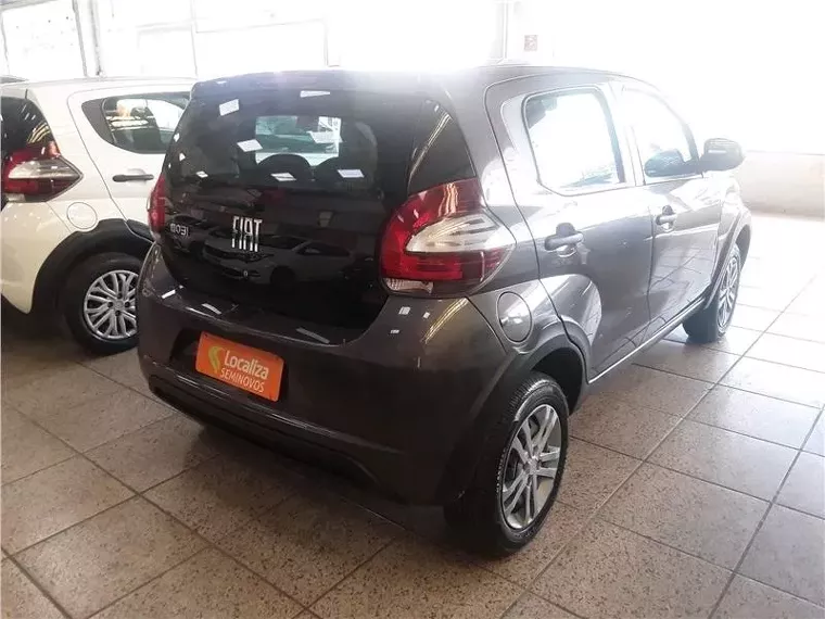 Fiat Mobi Prata 9