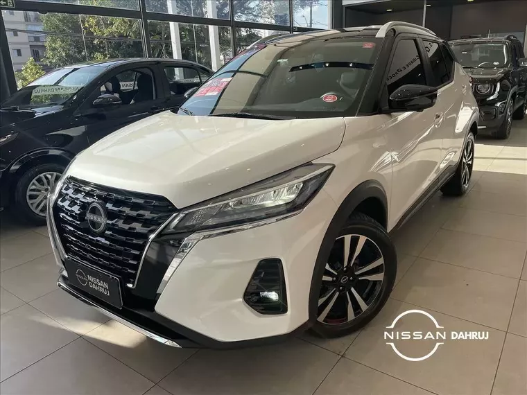 Nissan Kicks Branco 18