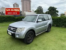 Mitsubishi Pajero Full