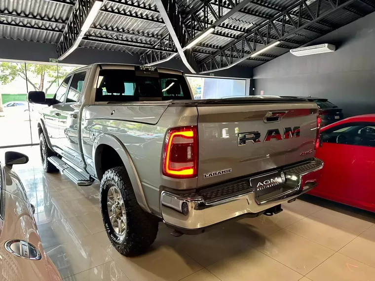 Dodge RAM Prata 2