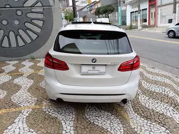BMW 225i