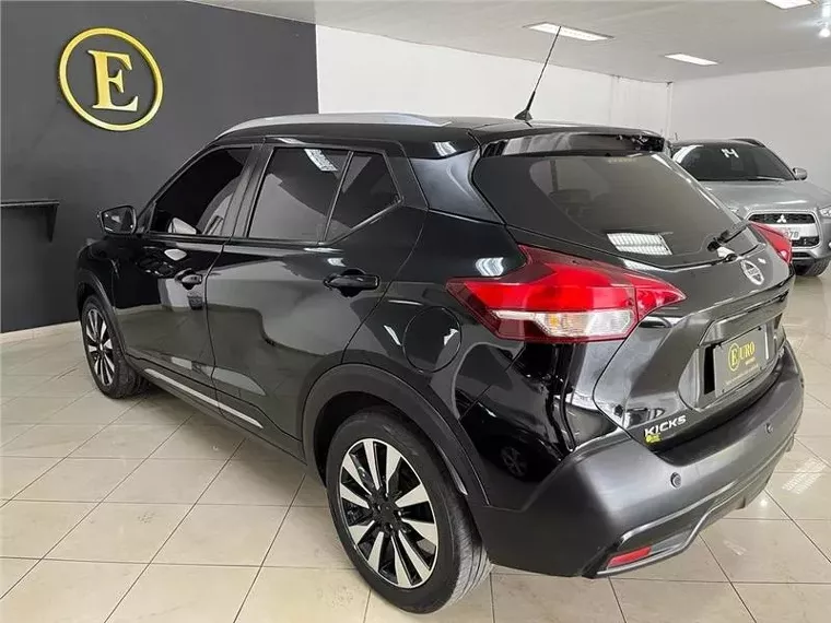 Nissan Kicks Preto 5