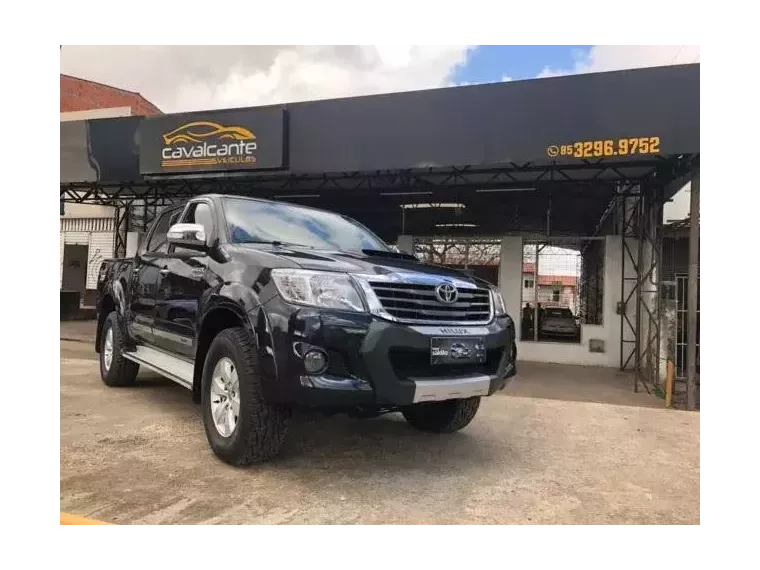 Toyota Hilux Preto 1