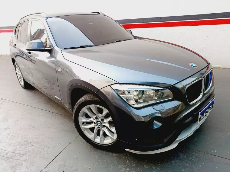 BMW X1 Cinza 3