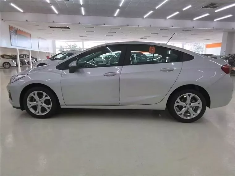 Chevrolet Cruze Prata 3