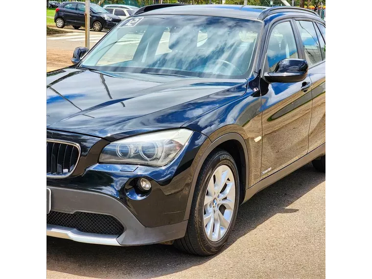 BMW X1 Preto 10