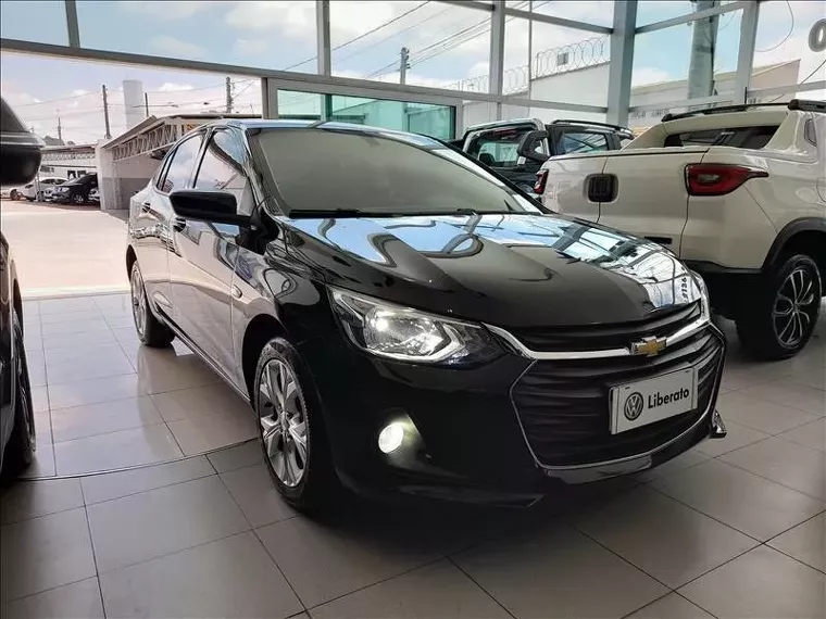 Chevrolet Onix Preto 3