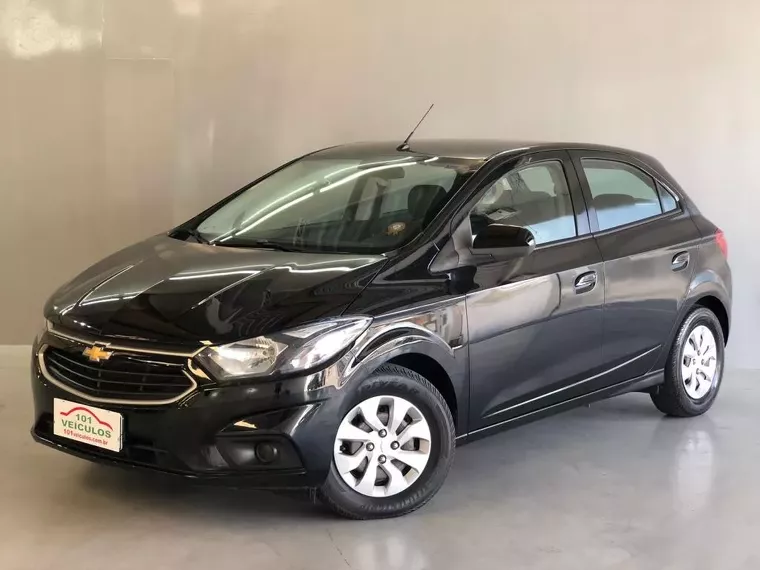 Chevrolet Onix Preto 6