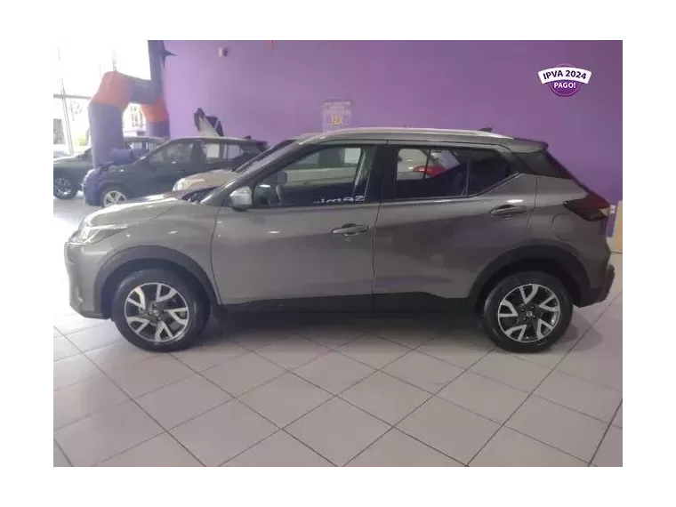 Nissan Kicks Cinza 2