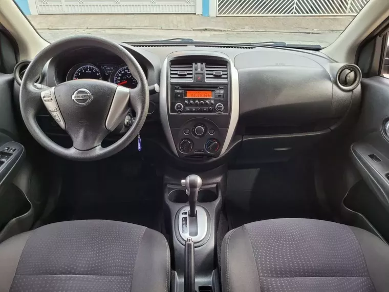 Nissan Versa Preto 2