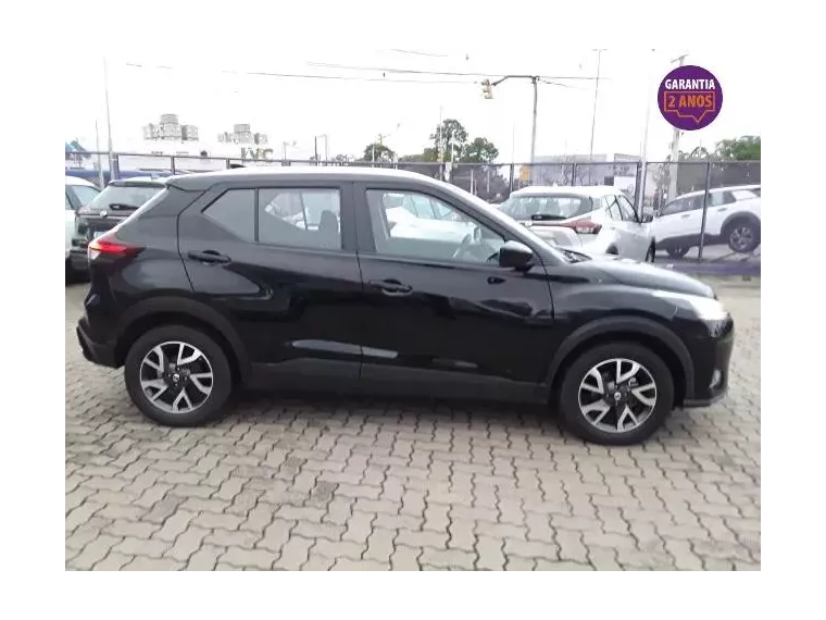 Nissan Kicks Preto 8