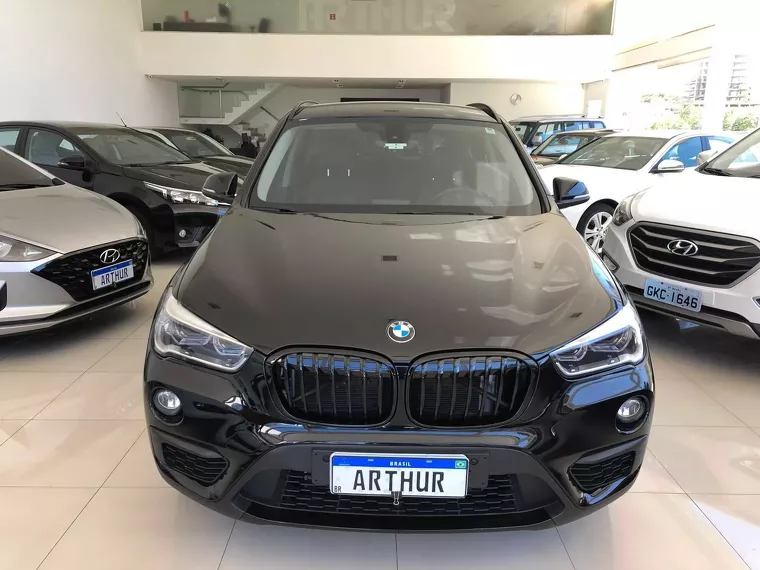 BMW X1 Preto 9