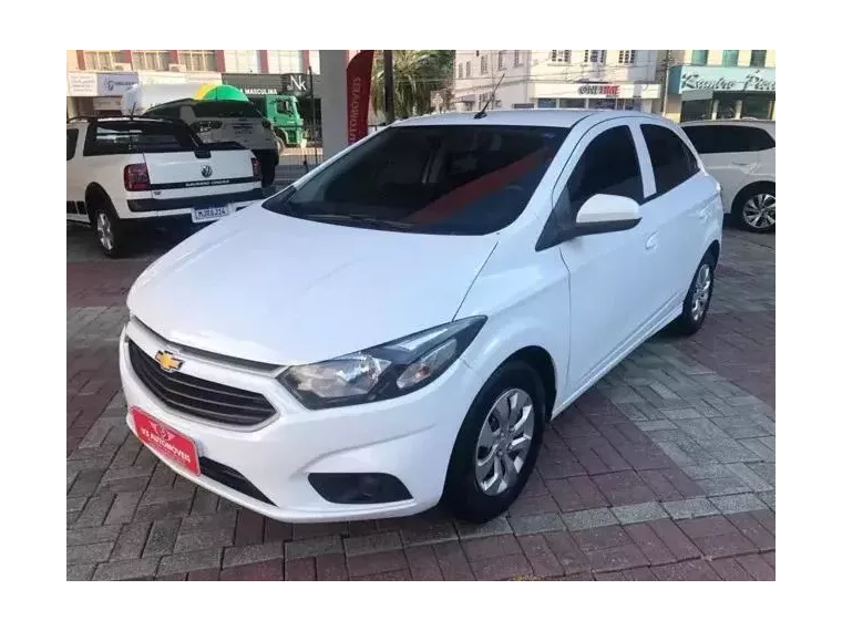 Chevrolet Onix Branco 2