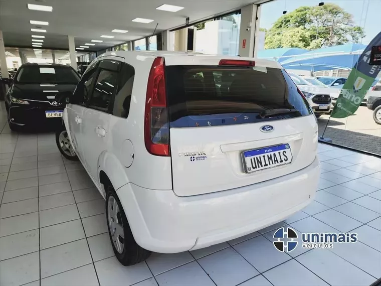 Ford Fiesta Branco 12