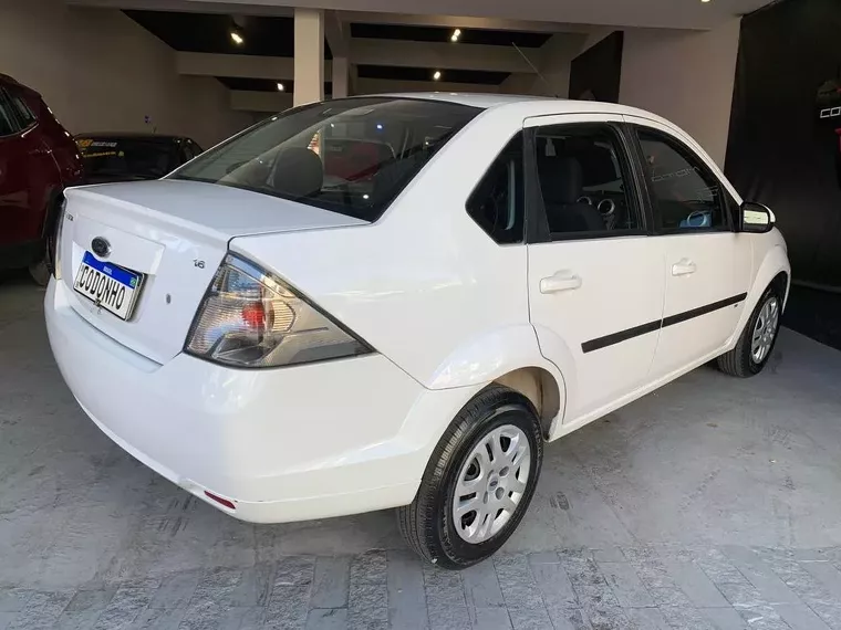 Ford Fiesta Branco 12