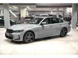 BMW 330e