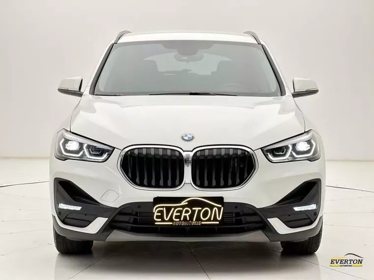 BMW X1 Branco 19