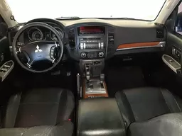 Mitsubishi Pajero Full
