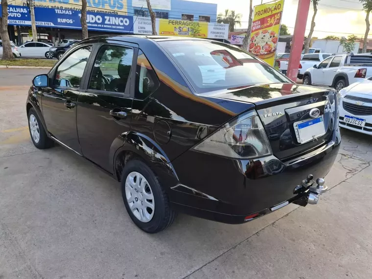 Ford Fiesta Preto 8