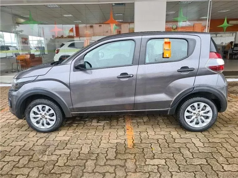 Fiat Mobi Prata 9