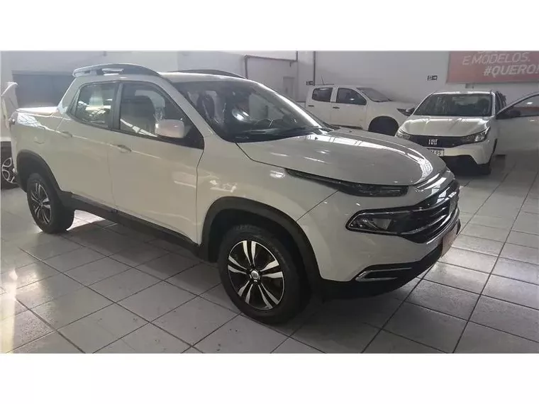 Fiat Toro Branco 3