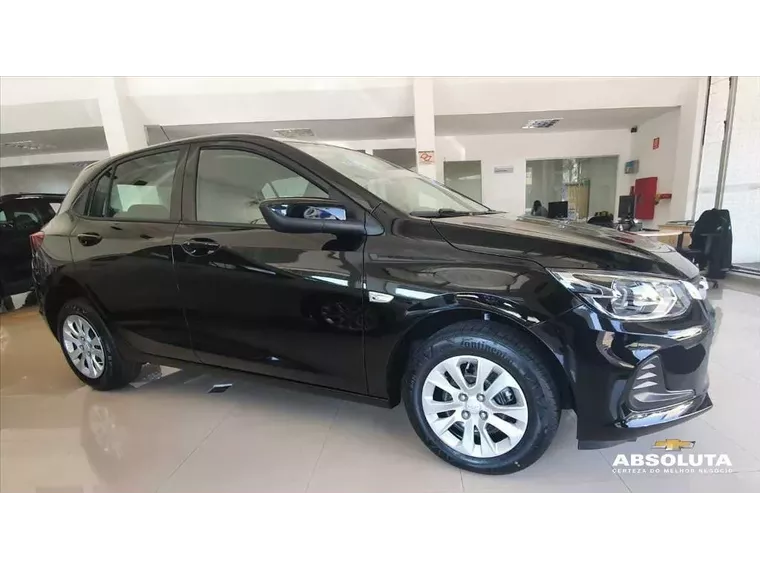 Chevrolet Onix Preto 1