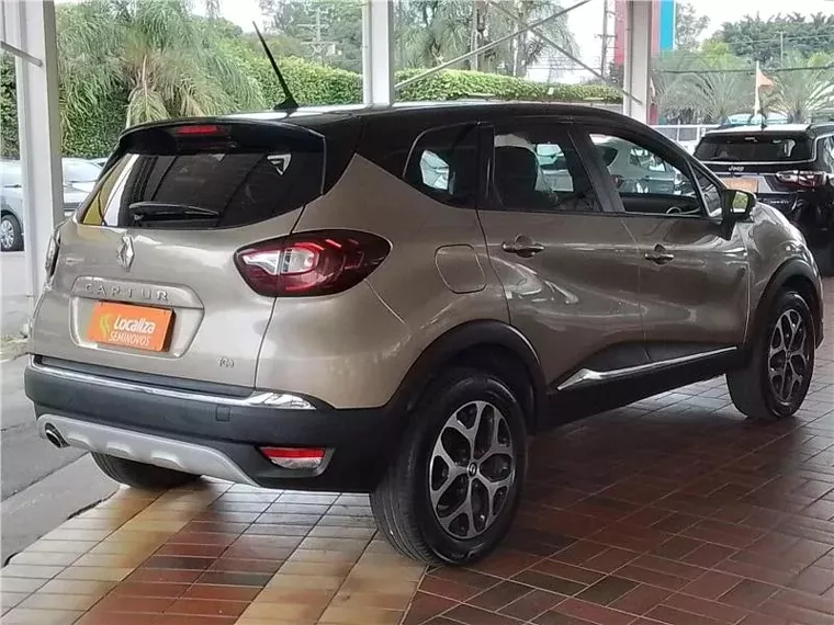 Renault Captur Bege 10