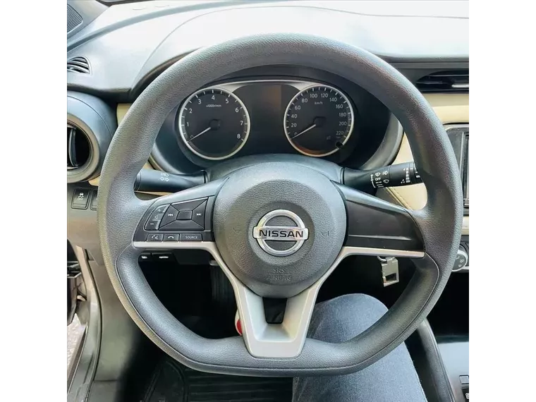 Nissan Kicks Cinza 8