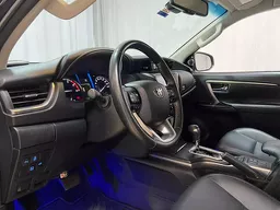 Toyota Hilux SW4
