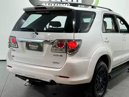 Toyota Hilux SW4