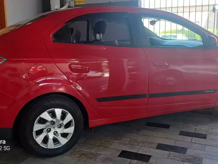 Chevrolet Prisma Vermelho 2